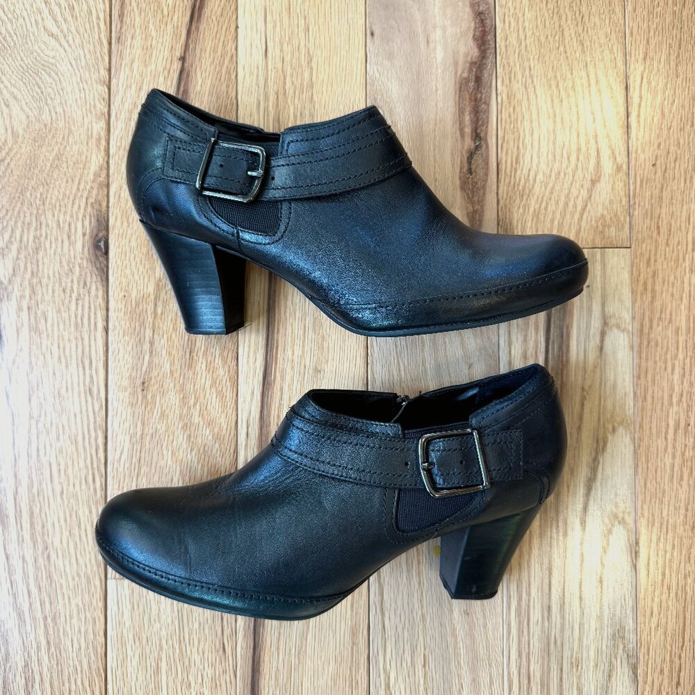 Clarks Black Leather Heel Ankle Booties Shootie Women’s Shoes 9 9.5